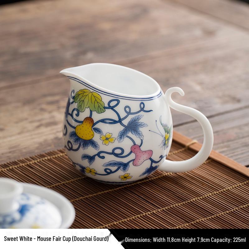 Mutton Fat Jade Horseshoe Gongdao Tea Set Accessories: Kung Fu Tea Cup and Distributor