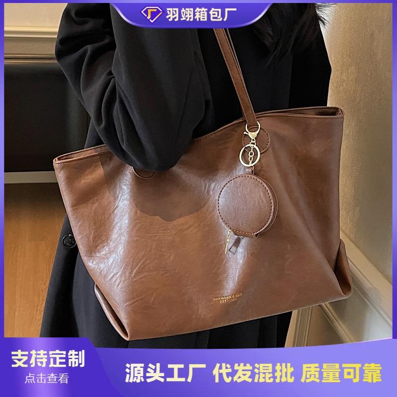 Large-capacity Bag Women's Autumn and Winter New Versatile Shoulder Retro Bag Texture Commuter Tote Bag