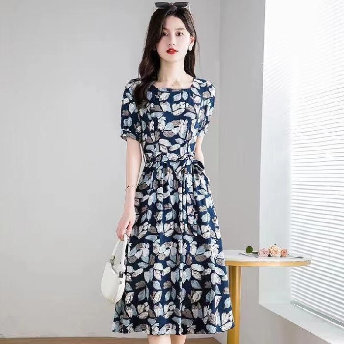 

New temperament foreign style luxury mother summer floral skirt M