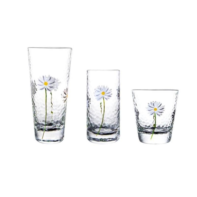 Hammered Texture Glass Cup with Daisy Pattern Creative Design for Water Juice Drinks Home Use Heat Resistant Aesthetic Gift