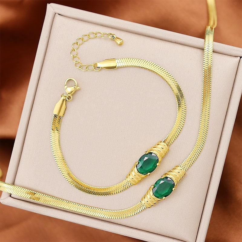 Biżuteria łańcuszkowa z ostrzem ze stali tytanowej, Naszyjnik szmaragdowy, Zestaw bransoletki i kolczyków, Naszyjnik ze stali nierdzewnej, Łańcuszek na obojczyk.