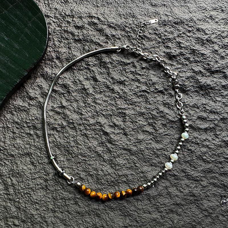 Ожерелье Jia Ge с жемчугом и тигровым глазом на ключицу - Унисекс, пэчворк-дизайн