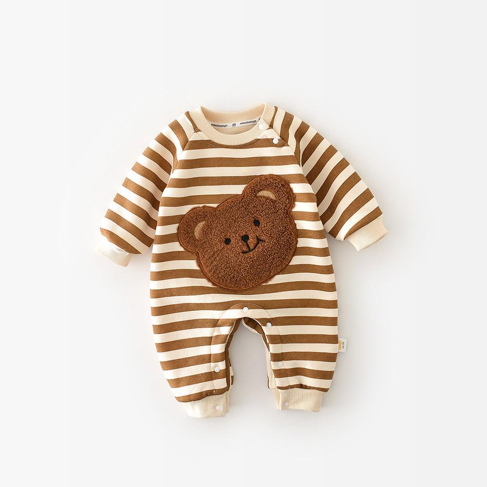 „Youyou Home Koreanischer Baby-Strampelanzug aus gestreiftem Fleece mit Bärenpuppen-Design für Frühling und Herbst.“