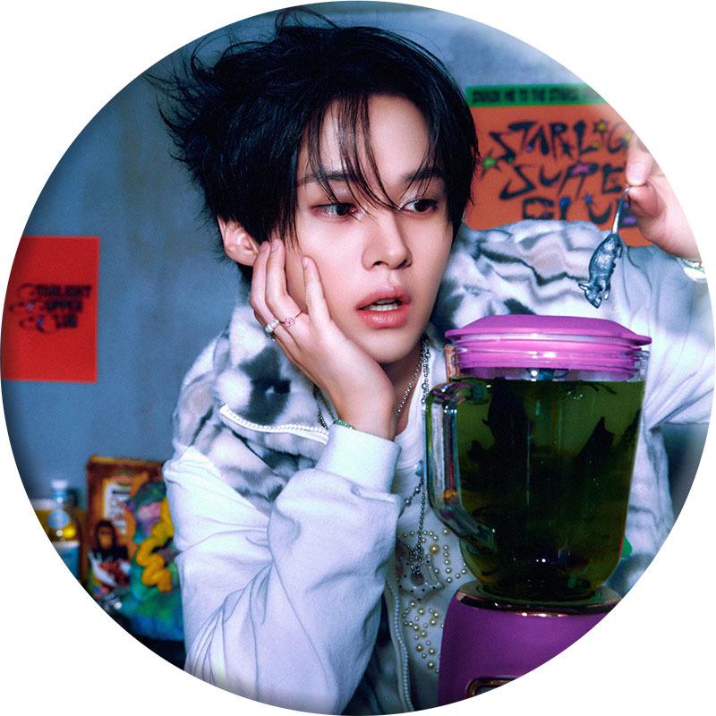 Stray Kids 2026 Calendar Badge, Mirror Keychain, and Pendant - Kpop Merchandise