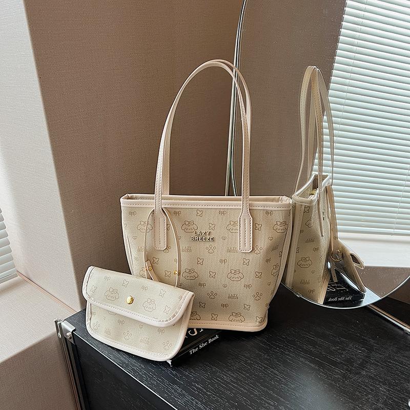 

Large-capacity bag women s versatile new fashion casual shoulder bag texture commuter tote bag