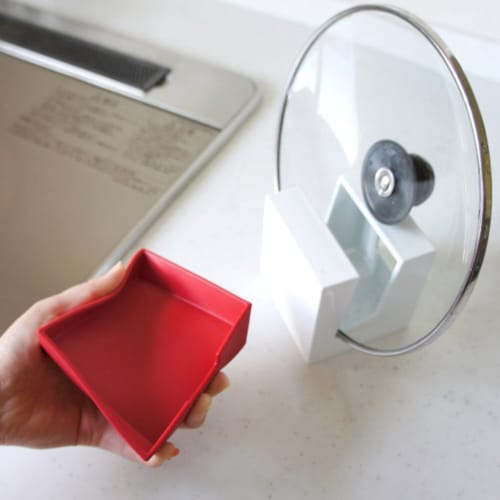 Yawata Kasei way-be APYUI MULTI STAND, a multi-function kitchen stand, red