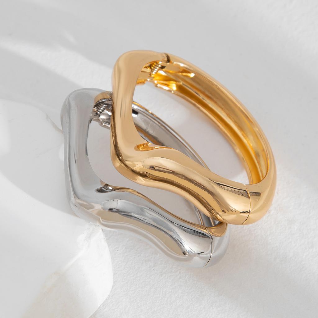 Exaggerated fashion metal wind opening bracelet bracelet niche smooth geometric bracelet jewelry