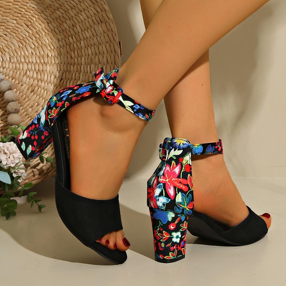 Damen Sommerschuhe 2026 Quadratische Hohe Sandalen Vintage Blumenmuster Offene Zehenpartie Hohe Absätze Damen Lässige Schnalle Knöchelriemen Sandalen