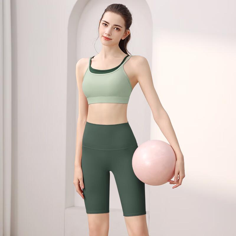 OEING Women's Sports Bra & Capri Pants Set