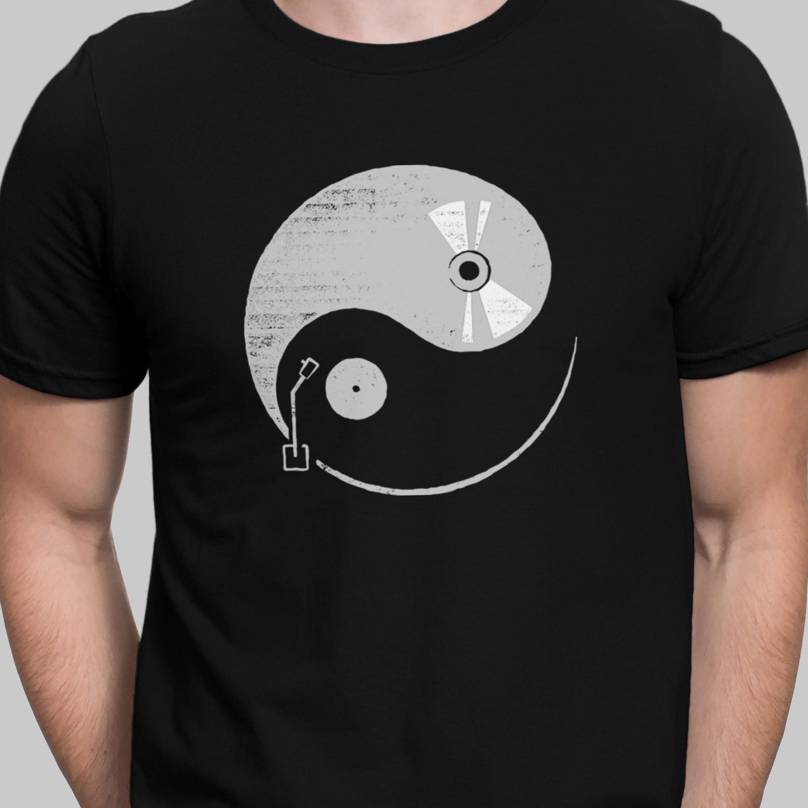 Vinyl Record T shirt CD Yin Yang T-shirt Retro Music Spiritual Shirt XL