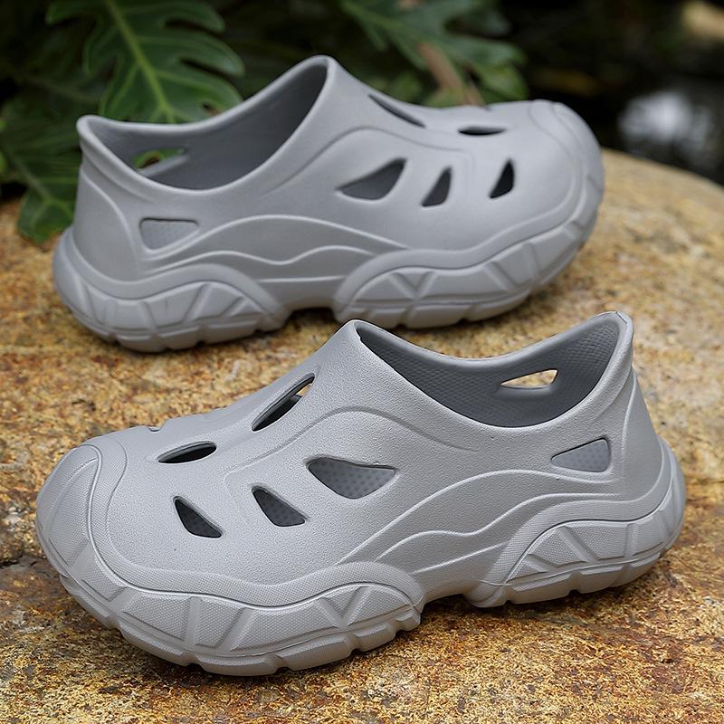 Sandals Men's Summer Wear 2025 New Thick-soled Non-slip Beach Slippers Driving Outdoor Sports Hole Shoes Men