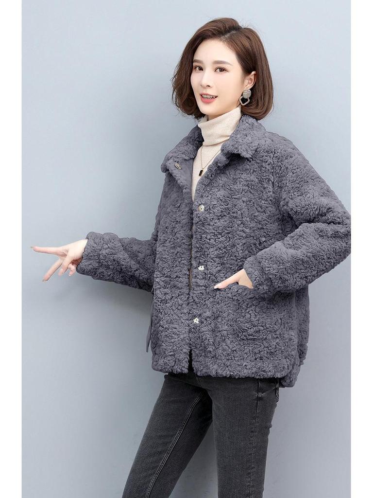 Women's 2024 Lambswool Fur-Lined Coat: Versatile, Loose-Fit Winter Short Cotton Jacket for Fashionable Moms