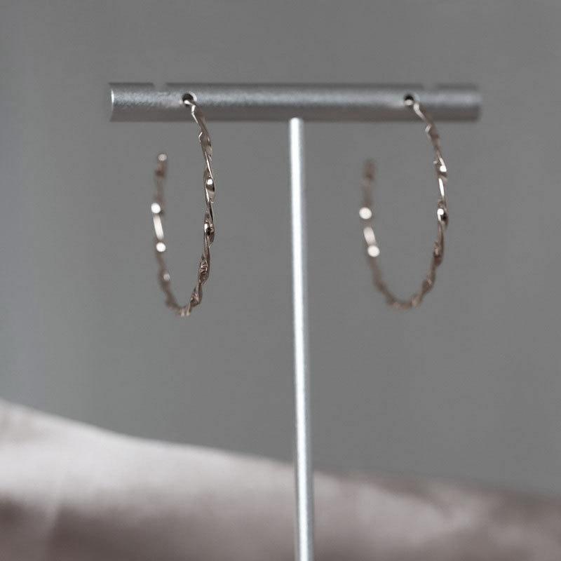 Простые серьги с иностранной атмосферой, глянцевые витые спиральные модные серьги, премиальные трендовые элегантные женские аксессуары, классические украшения на каждый день