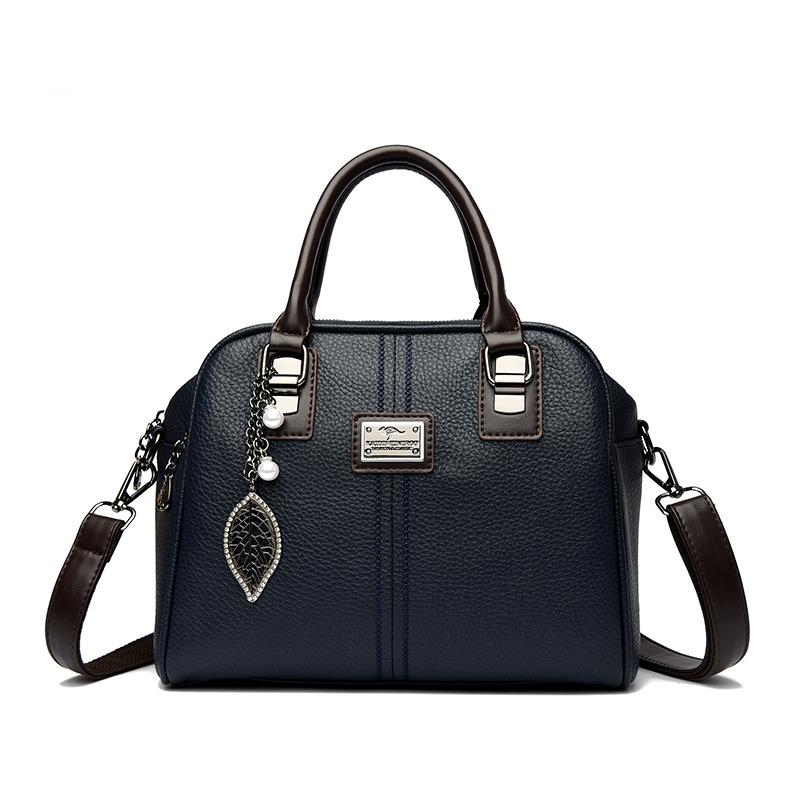 

Сумка кроссбоди модная и элегантная. Это женская сумка через плечо синий