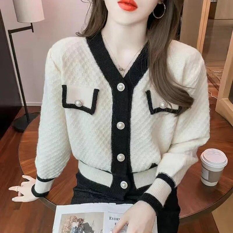Autumn And Winter Color-blocking Knitted Top Women Cardigan Long-sleeved V-neck Short Coat Fashion All-match Top