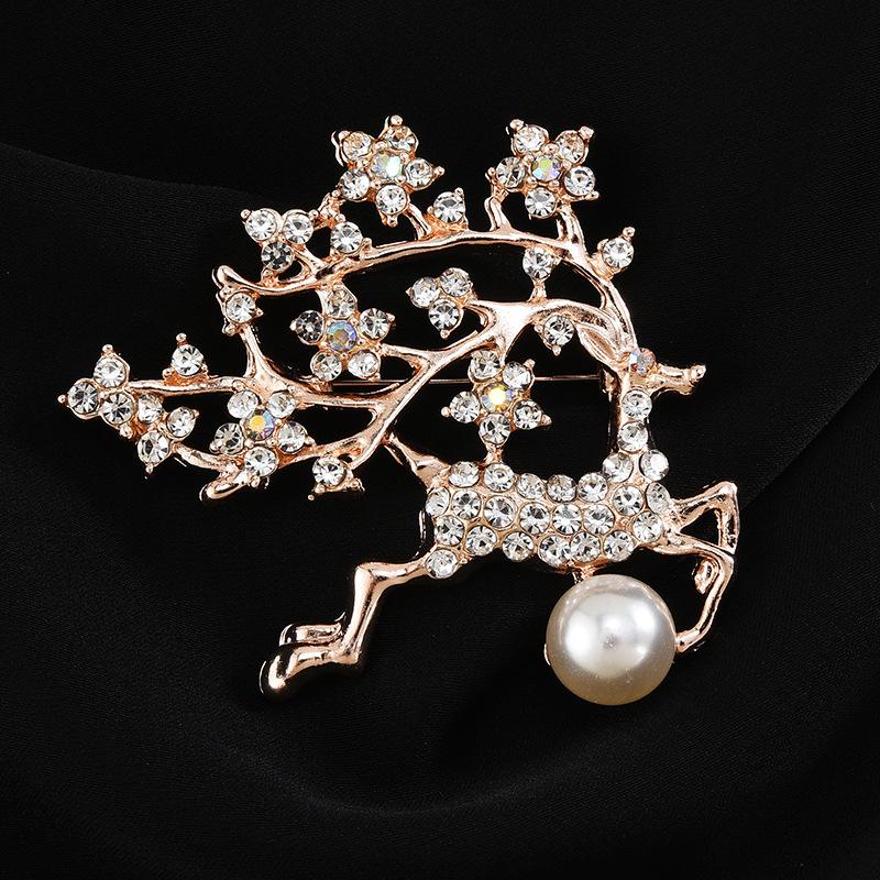 High-End Korean Alloy Scarf Buckle with Diamond, Pearl, and Brooch Pin Accessories