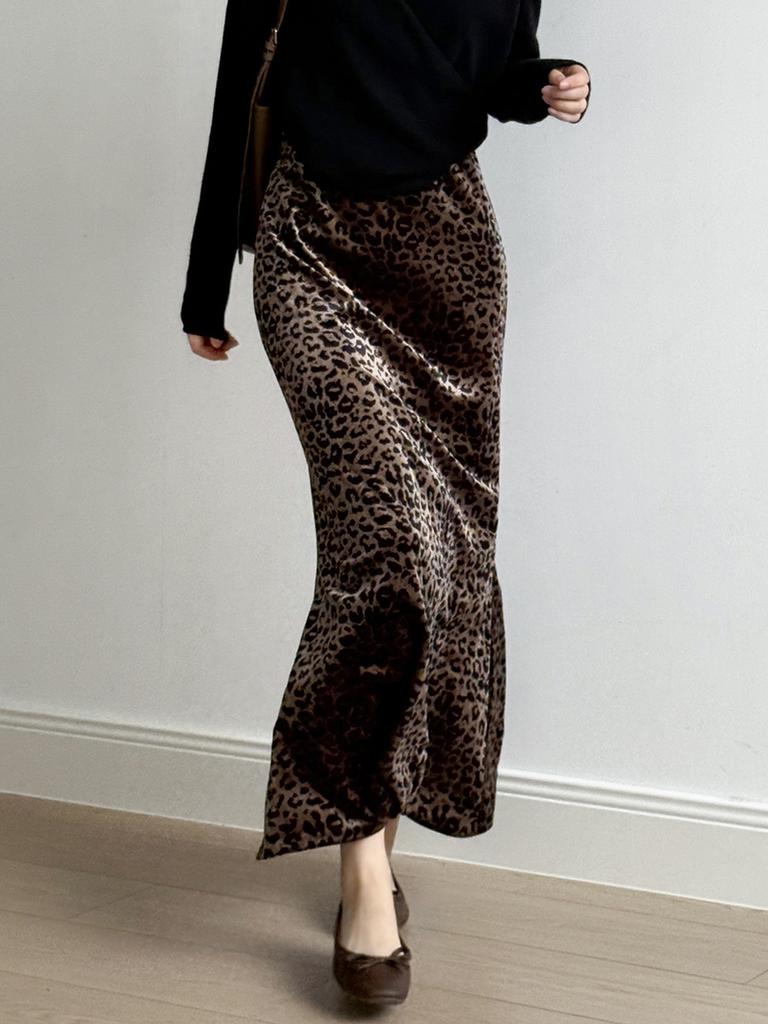 Vintage Leopard Velvet Half-Skirt Women Autumn High Waist Slim Fit Bodycon A-Line Long Dress