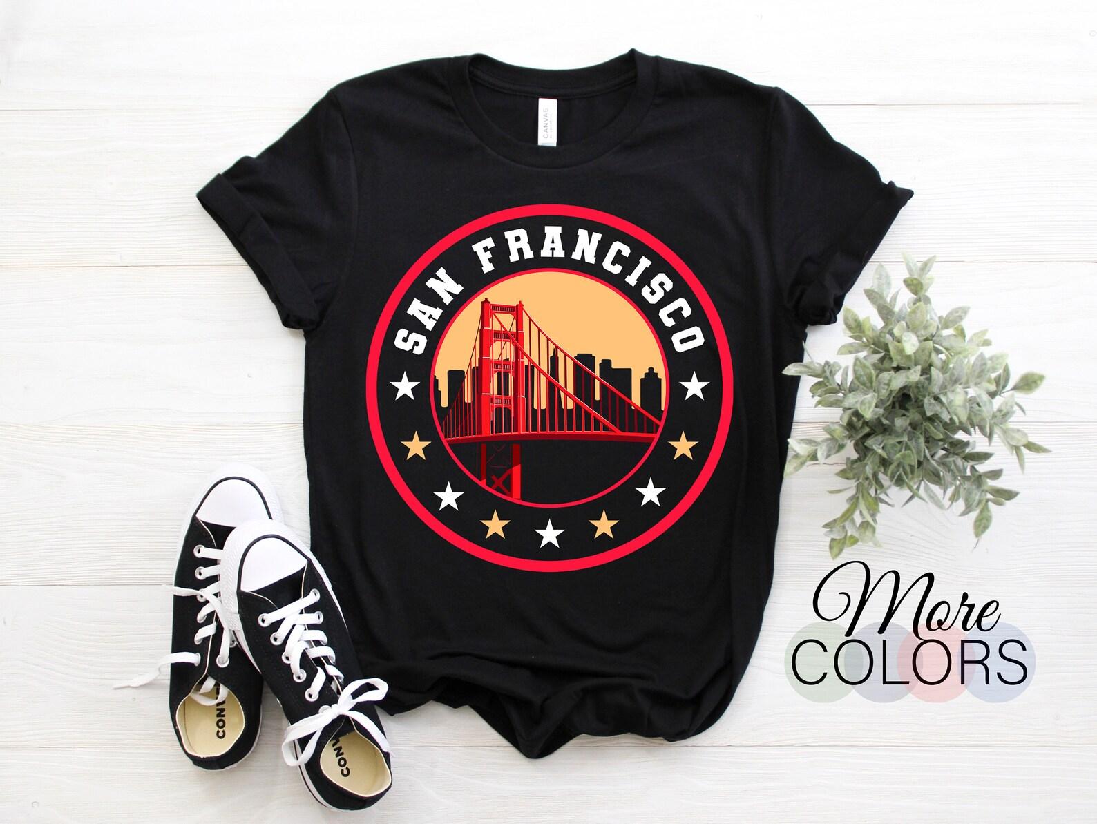 California San Francisco City Gift Golden Gate Bridge Souvenir SF T-Shirt, USA US West Coast Gifts, Travel Skyline Cityscape Vintage Design, 100