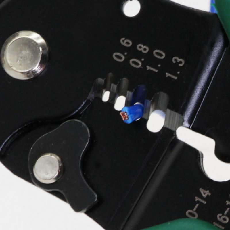 8-palcové multifunkčné kliešte na lisovanie a odizolovanie drôtu ručné sťahovanie a odizolovanie drôtu