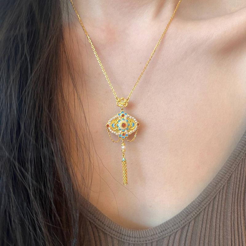 Court Style Colored Enamel Pearl Pendant Exquisite Antique Gold Craftsm Trendy Light Luxury Ruyi Tassel Necklace Wedding Jewelry