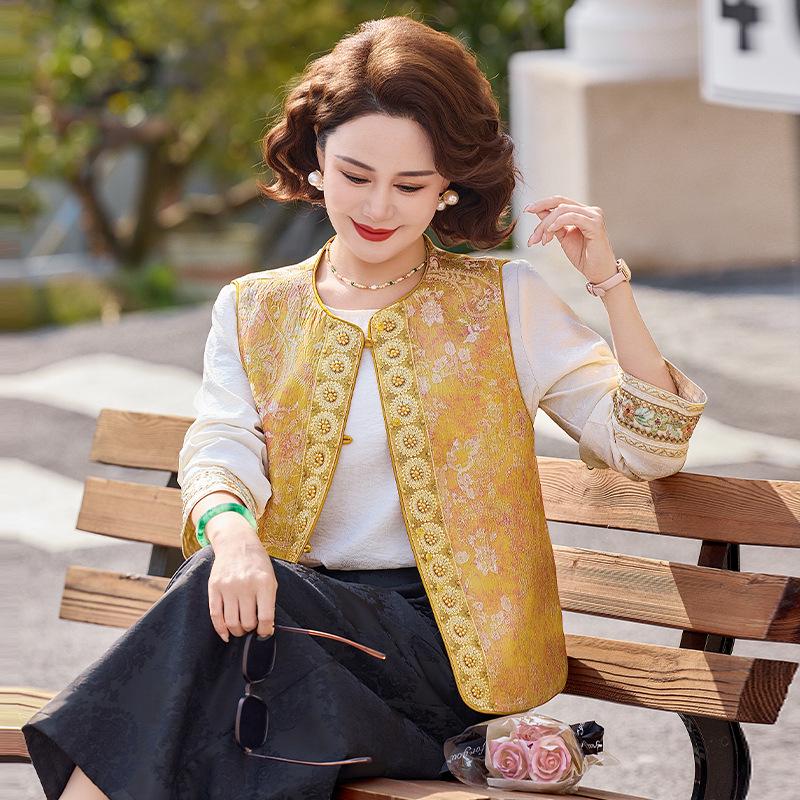 New Chinese Jacquard Vest: Elegant National Style for Middle-Aged Women, Frog Button Design, Flattering and Lightweight for Spring and Autumn