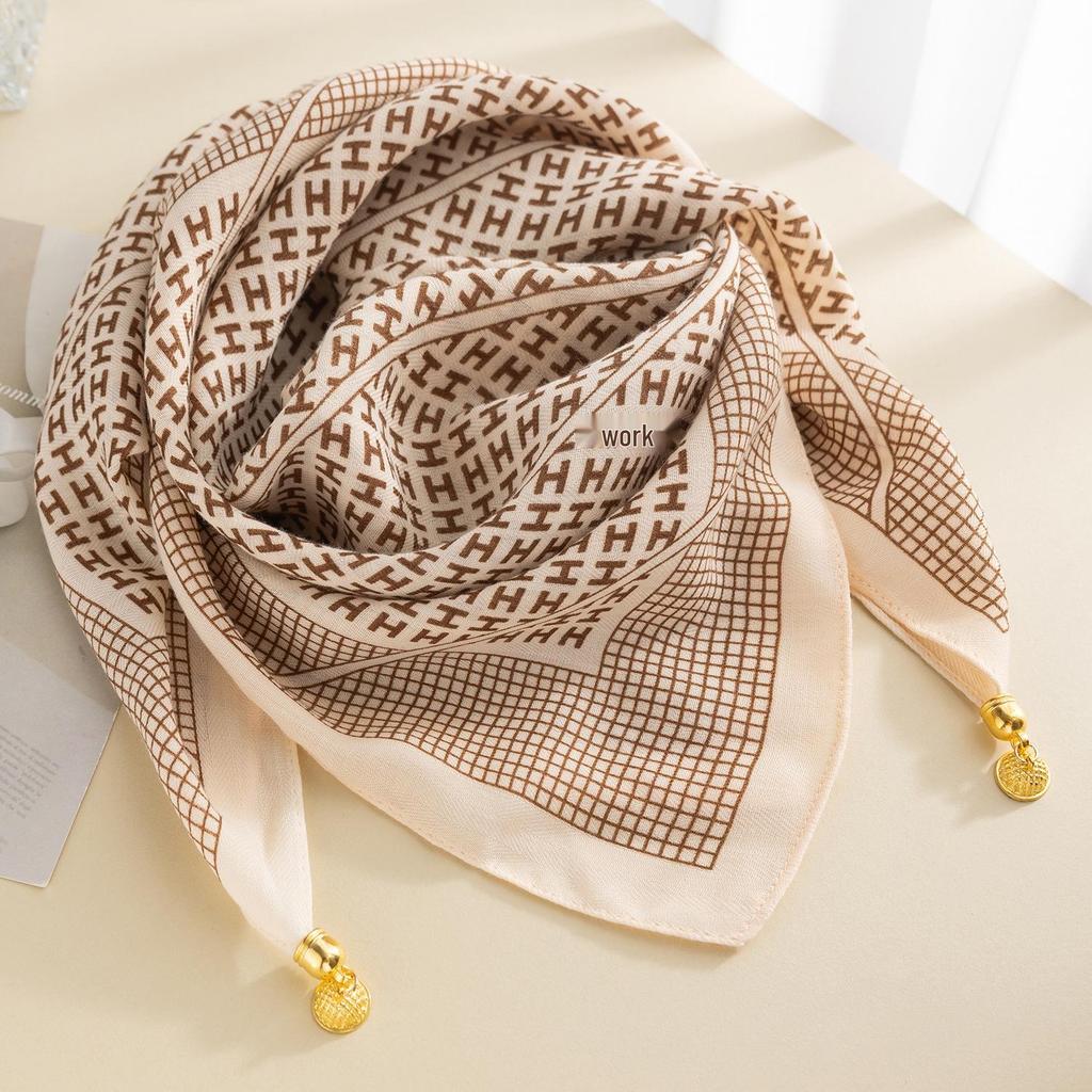 Women's Magnetic Buckle Cotton Scarf - Stylish, Lightweight, Comfortable Neck Protection