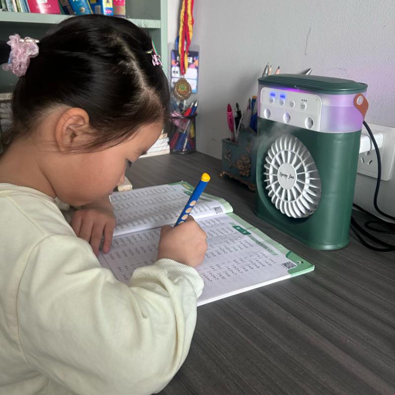 USB Desktop Silent Fan and Humidifier with Aromatherapy Capability