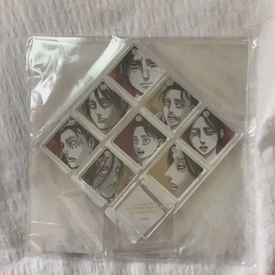 

Атака титанов Эрен Аник Кубик Акрил