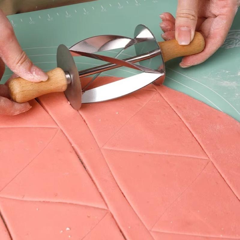 Stainless Steel Rolling Cutter for Making Croissant Bread Wheel Dough Pastry Knife Wooden Handle Baking Kitchen Knife