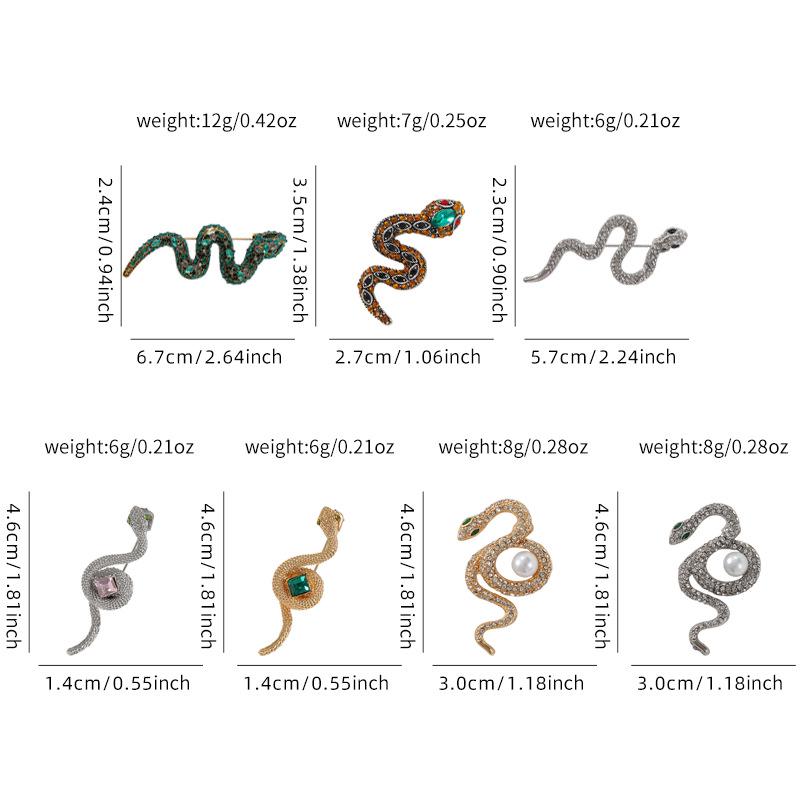 "Elegant Retro Snake Brooch for Women - Fashionable, Unique, Exquisite Pin Accessory"