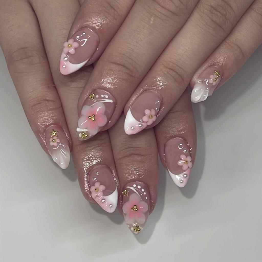 24 Stück tragbare Press-On-Nägel Erdbeer-Schleifen-Design Nagelspitzen Rot Kurz Mandel Perle Sternenlicht Falsche Nagelkunst Blume Falsche Nägel