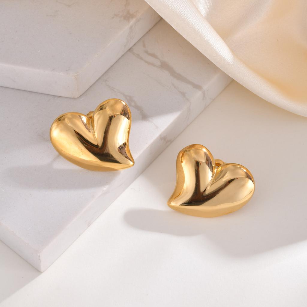 Minimalist Fashion Stainless Steel Heart Shape Stud Earrings For Women Gold Color Heart-Shaped Earring Fashion Jewelry Giftss