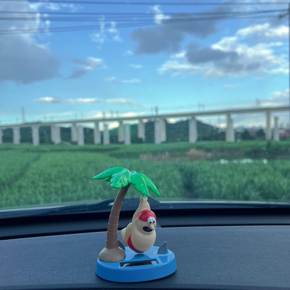 A Car Ornament Creative Swing Ornament, A Fun Car Interior Decoration To Avoid Sharks