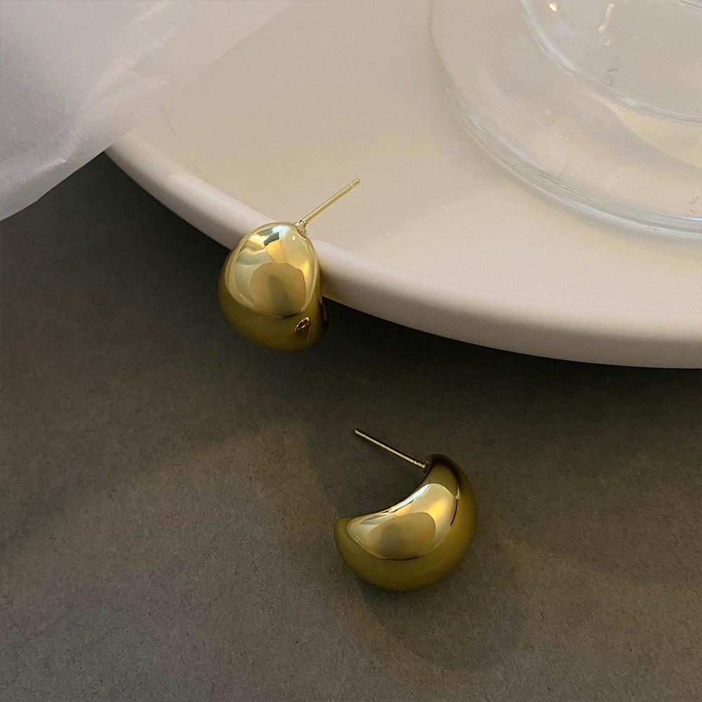 New Retro High-end Hollow Earrings Women's French Trend Gold-plated Light Luxury Temperament Plain Ring Earrings Women