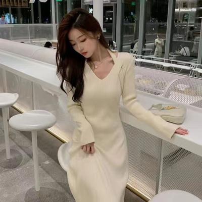 Design Senses Hanging Neck Slim Knitted Sweater Dress for Women Spring and Autumn 2023 New Waist Opening Long Dress Female Tops
