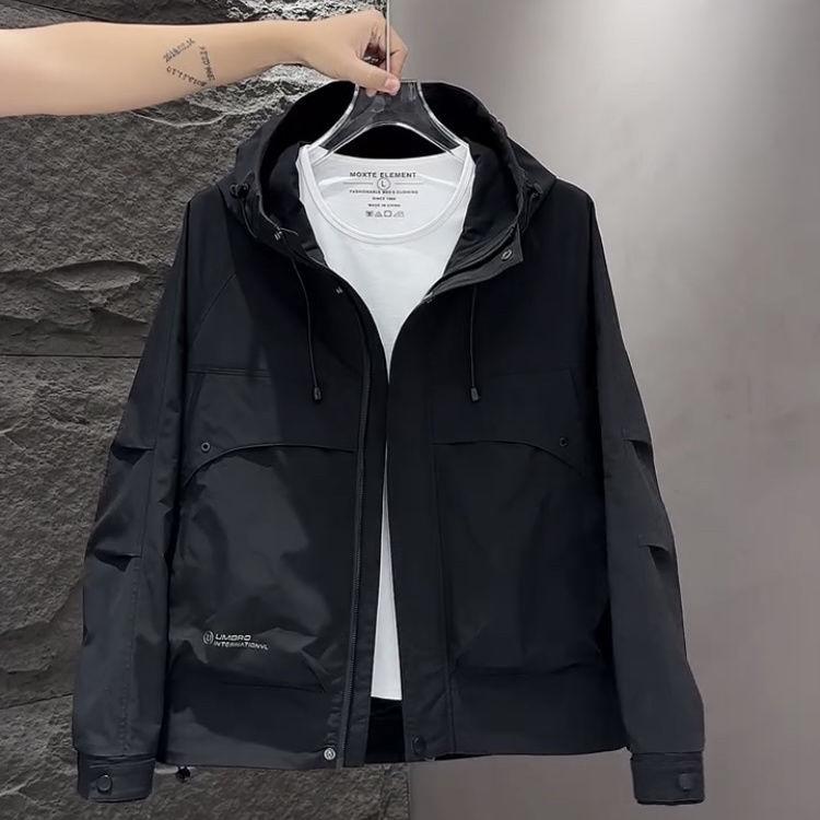 Herren Trendiger Kapuzen-Windbreaker 2025 - Knitterarme Frühjahrs-/Herbstjacke für den Außenbereich