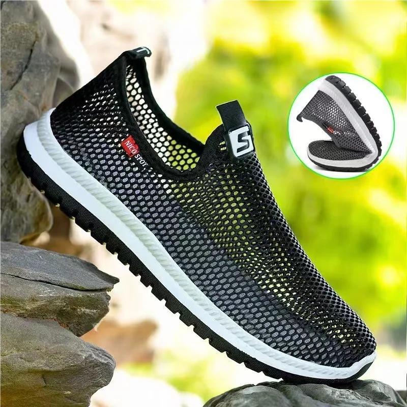 Men's lightweight casual mesh shoes summer new breathable soft soled anti slip sports shoes outdoor running shoes male sneakers