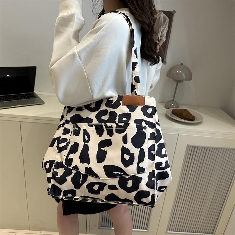 Niche Style Leopard Print Underarm Shoulder Bag Women's Bag New Large-capacity Lazy Wind Tote Bag