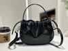 Borsa da donna 2025 primavera ed estate nuova borsa in pelle pieghettata portatile borsa a tracolla a catena sotto il braccio borsa a spalla a nuvola