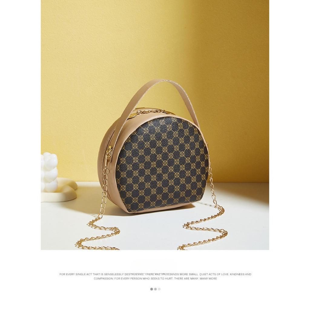 Ladies' Fashionable Black Round Shoulder Bag with Gold Accents and Decorations - A Compact Synthetic Leather Mobile Wallet Suitable for Daily Use