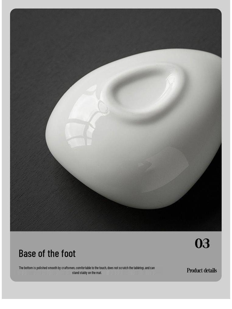 Dehua White Porcelain Tea Scoop for Pu'er Tea Ceremony – Ceramic Tea Leaf Holder and Viewing Tool.