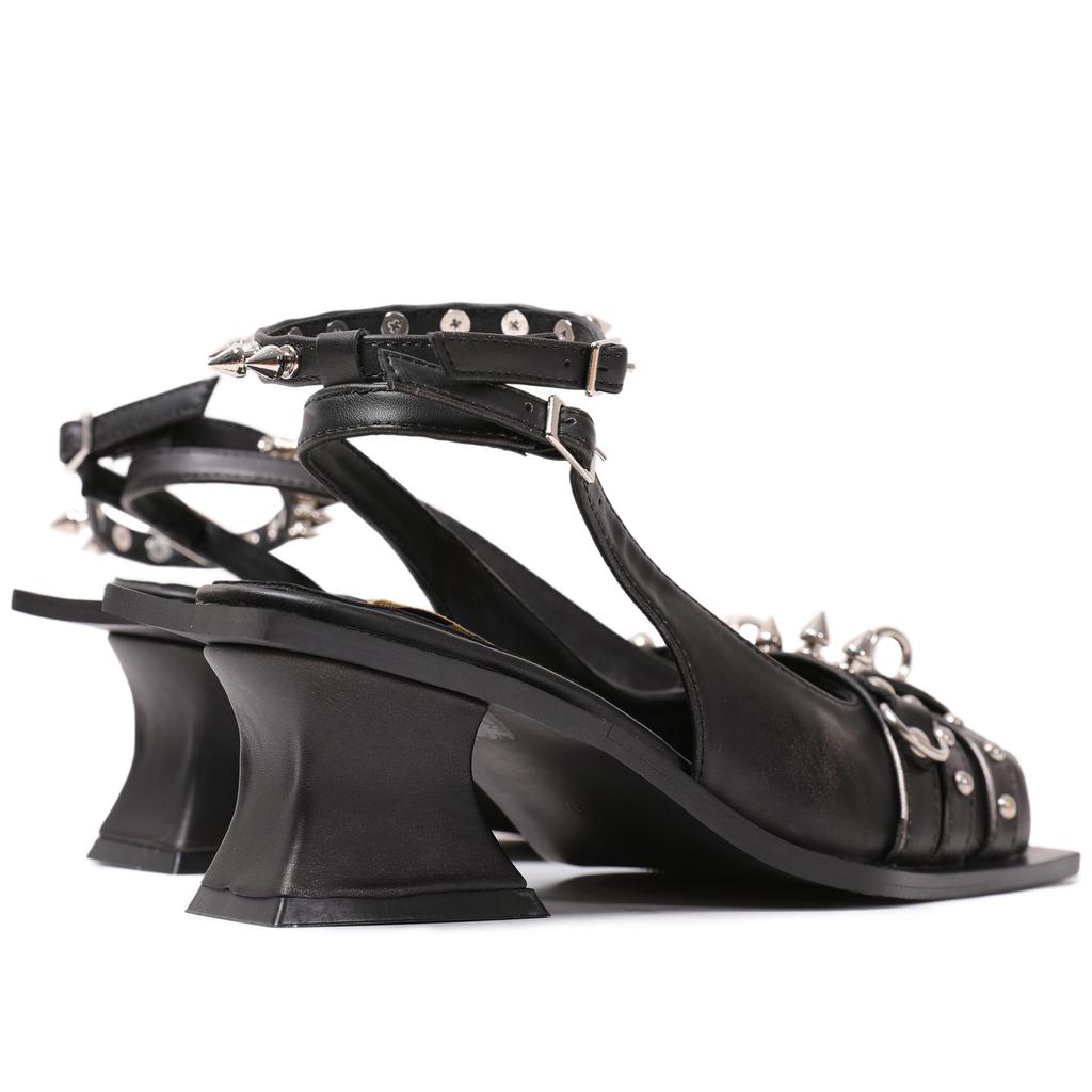 Fashion Fashion Rivet Metal Clasp Square Head Flat Hollow Women Sandals Retro Leather Outdoor Walking Women Breathable Men Shoes