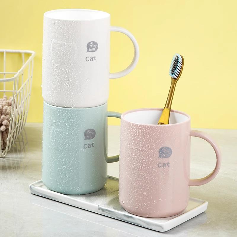 High-Quality Cute Couple Cartoon Toothbrush Cup