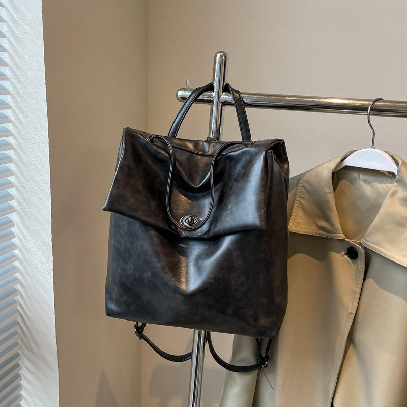 Korean version ins fashion backpack women's 2025 autumn and winter new simple casual large capacity versatile short-distance backpack