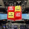 Pilot und Crew Alarm Schlüsselanhänger Sicherheitsrucksack Anhänger Warnsound-Simulator mit LED-Licht für Luftfahrt-Fans Reisebrieftasche