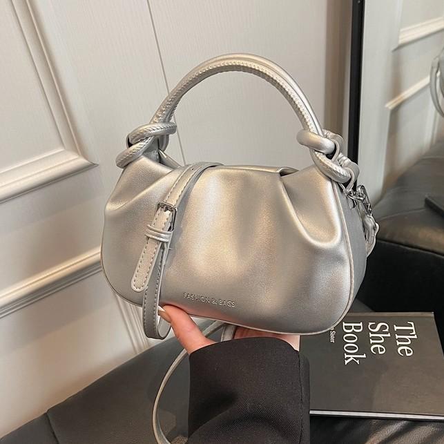 Korean Version Niche Handbag Bag 2025 Autumn New Simple Pleated Cloud Bag Versatile Casual Commuter Messenger Bag