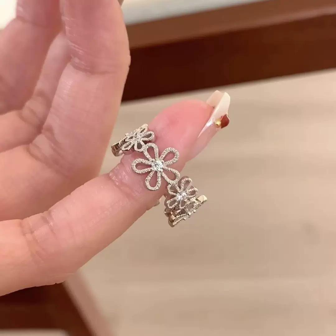 Elegant Hollow Floral Adjustable Ring for Women - Trendy Light Luxury Niche Design Open Adjustable