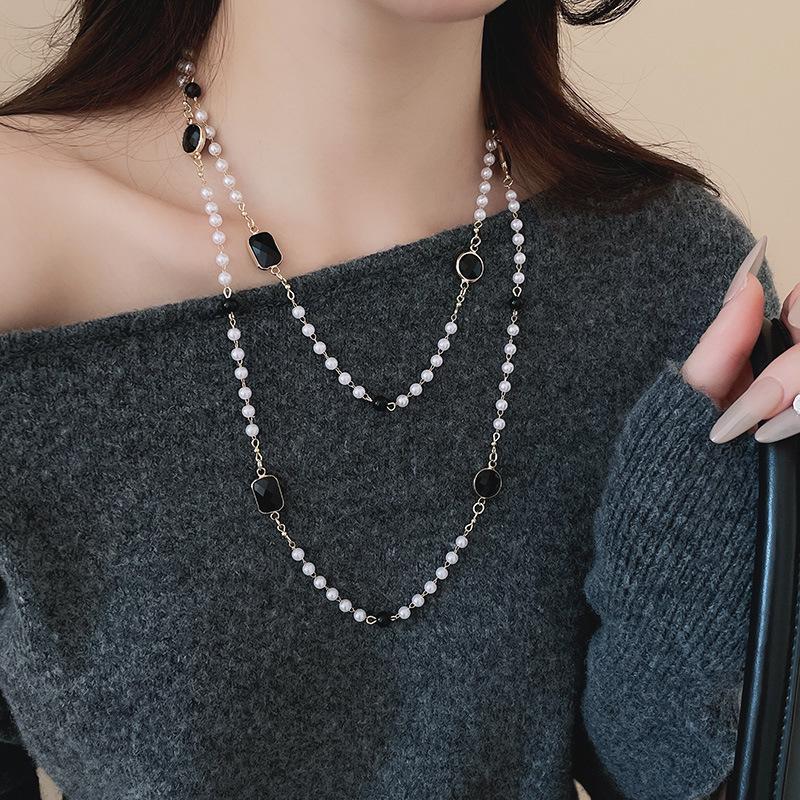 Korean Vintage Pearl Sweater Necklace - Autumn/Winter High-End Fashionable Accessory