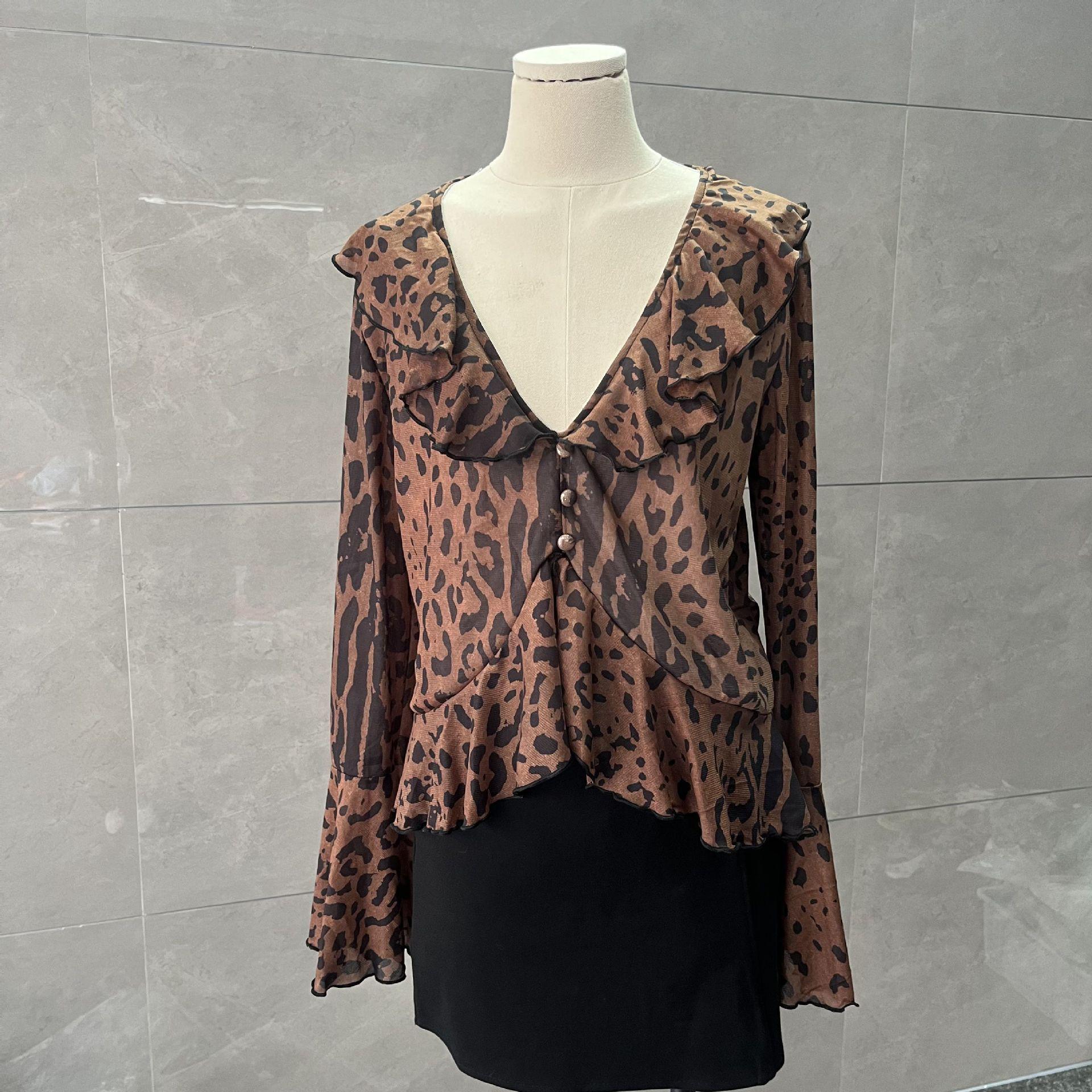 

Топ с леопардовым принтом в стиле ретро, V-образным вырезом и рукавами-колокольчиками - Шикарный и модный женский дизайн M (Recommended for around 105 lbs)