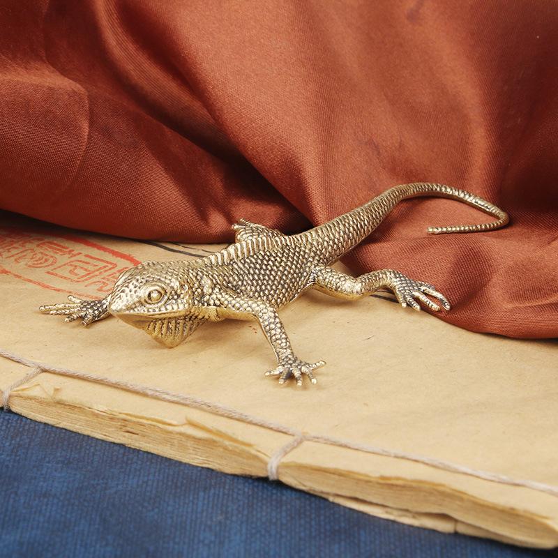 Vintage Brass Desktop Ornament Grass Lizard Animal Bronze Sculpture Craft Tea Pet Decoration Old Copperware Wholesale